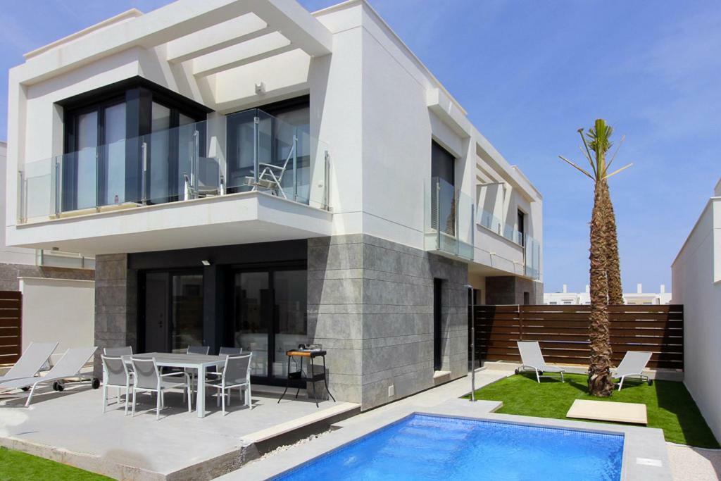Vistabella Villa โอริอุเอลา ภายนอก รูปภาพ