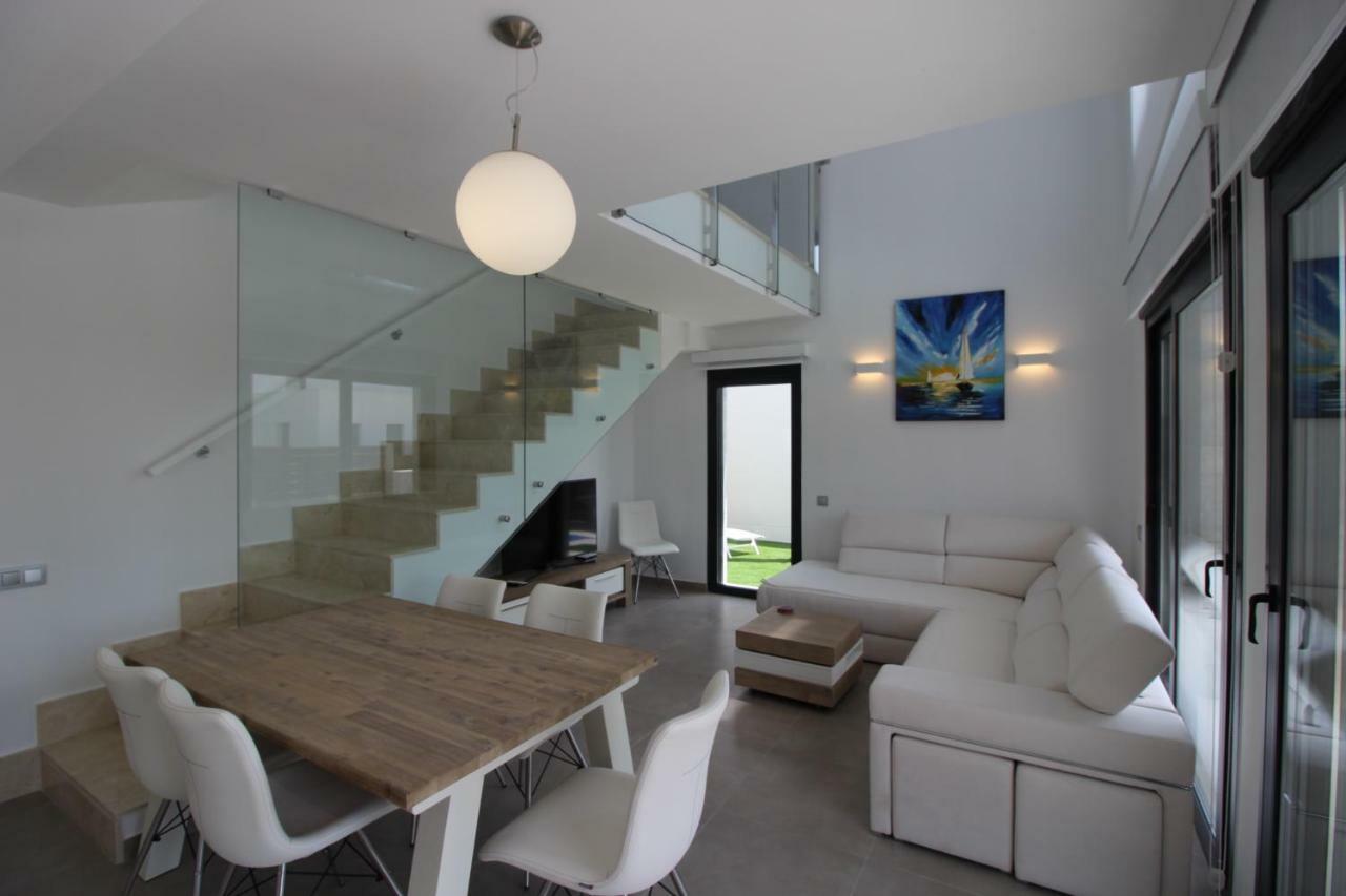 Vistabella Villa โอริอุเอลา ภายนอก รูปภาพ