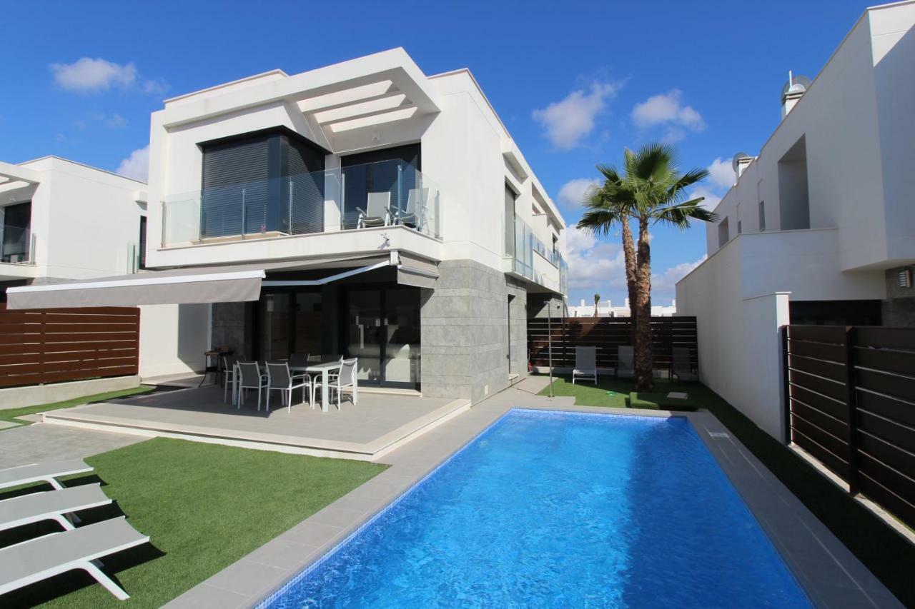 Vistabella Villa โอริอุเอลา ภายนอก รูปภาพ